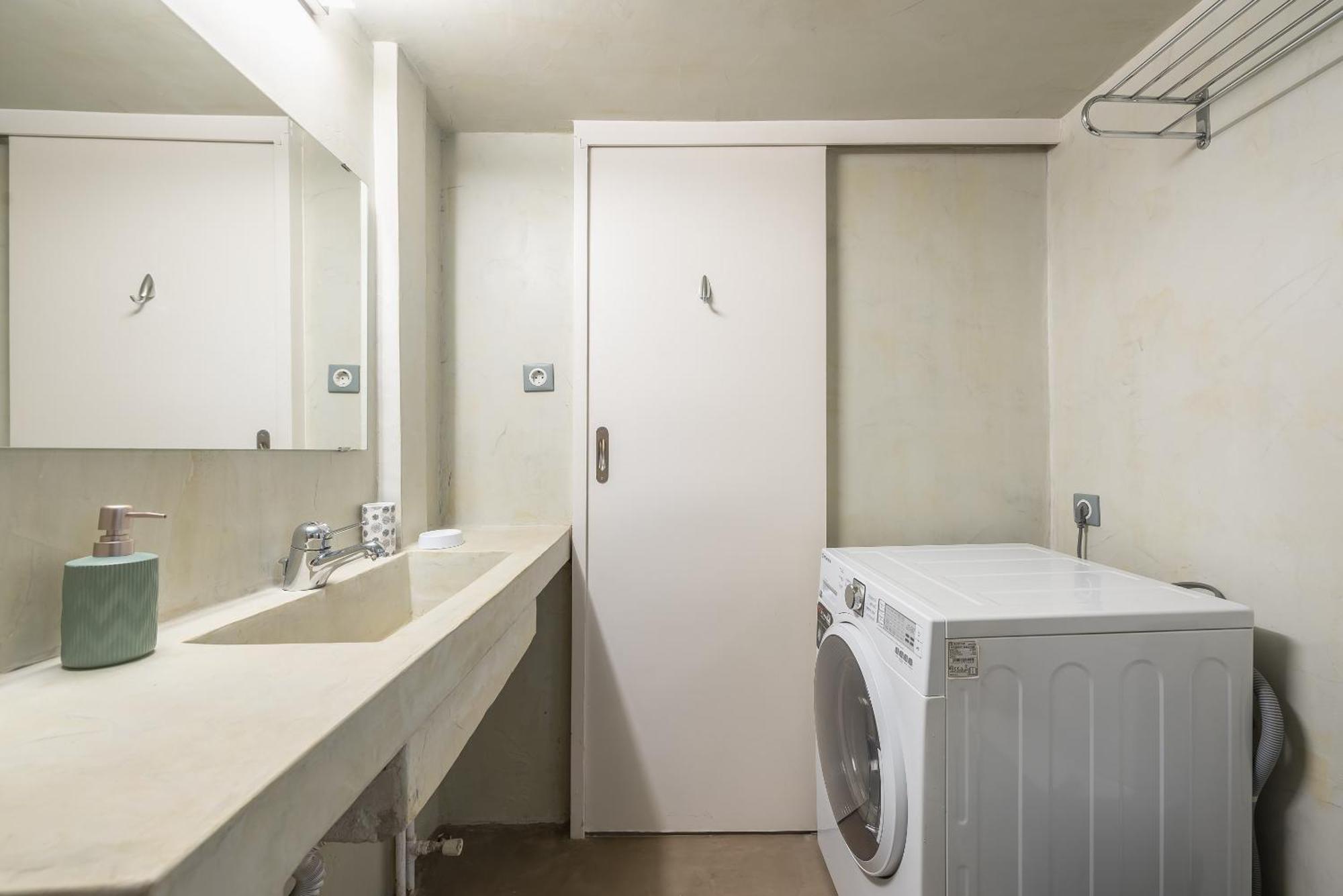 Apartamento Stylish 2 Bd Urban Retreat Near Panormou Metro Atenas Exterior foto